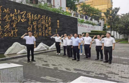 千亿体育（中国）有限公司投资发展部党支部到识字里社区开展主题党日暨志愿服务活动