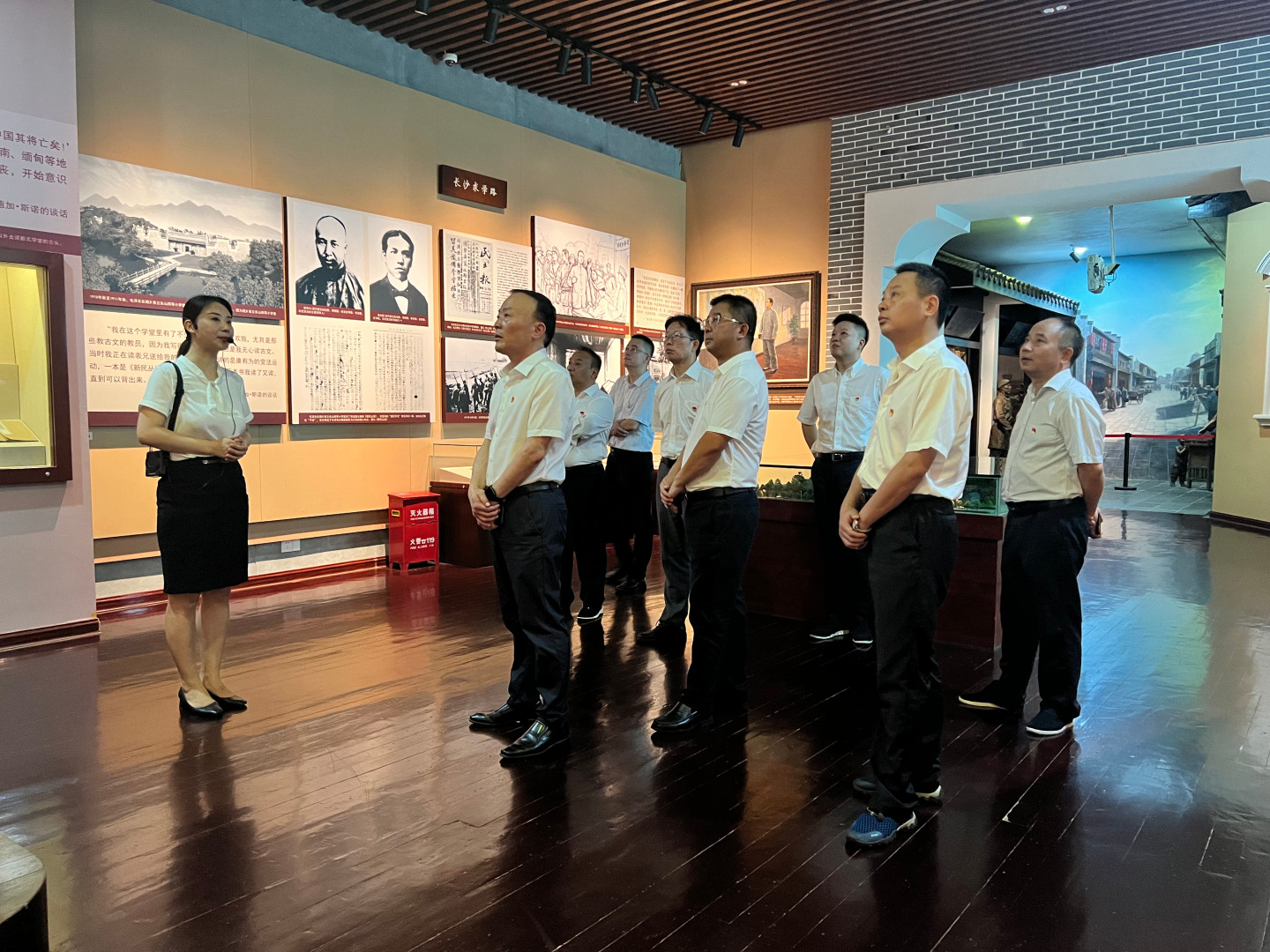 千亿体育（中国）有限公司党委理论学习中心组开展第7次集体学习暨“不忘初心、牢记使命”主题党日活动