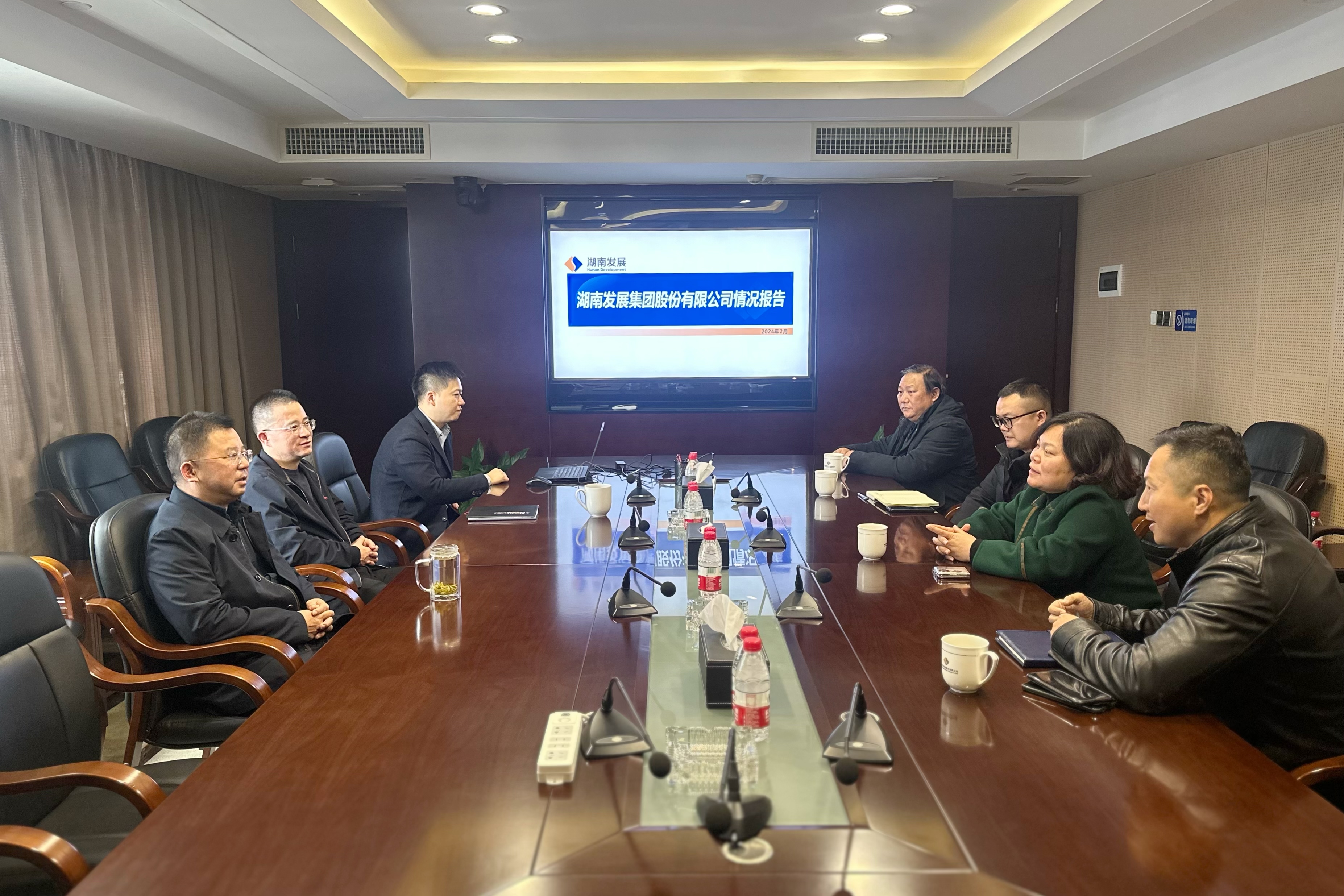 绥宁县李熙桥镇党委一行赴千亿体育（中国）有限千亿体育（中国）有限公司开展党建联村走访座谈